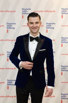 07.03.2026. Düsseldorf. 16. Festliche Operngala zu Gunsten der Deutsche AIDS-Stiftung in der Deutschen Oper am Rhein. Hier: Schauspieler und Produzent Patrick Mölleken Düsseldorf Deutsche Oper am Rhein Nordrhein-Westfalen Deutschland