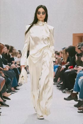 (260308) -- PARIS, March 8, 2026 -- A model presents a creation from the ready-to-wear Fall Winter 2026-2027 collections by Celine during the Paris Fashion Week in Paris, France, March 7, 2026. (MeetEurope Handout via Xinhua) FRANCE-PARIS-FASHION WEEK-CELINE WuxHuiwo 