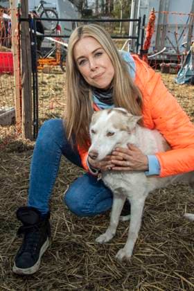 abb Nina Ensmann Teilnehmerin mit Hund am Strand bei 10.Jahre Baltic Lights 2026 Promi Charity Schlittenhunderennen zu Gunsten der Welthungerhilfe an der Ostsee zwischen der Seebruecke Ahlbeck und der Seebruecke Heringsdorf ,Samstag 07.03.2026 in Heringsdorf MV Deutschland