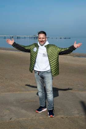 abb MLars Pape Teilnehmer am Strand bei 10.Jahre Baltic Lights 2026 Promi Charity Schlittenhunderennen zu Gunsten der Welthungerhilfe an der Ostsee zwischen der Seebruecke Ahlbeck und der Seebruecke Heringsdorf ,Samstag 07.03.2026 in Heringsdorf MV Deutschland