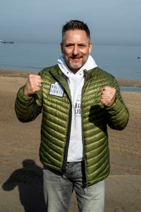 abb MLars Pape Teilnehmer am Strand bei 10.Jahre Baltic Lights 2026 Promi Charity Schlittenhunderennen zu Gunsten der Welthungerhilfe an der Ostsee zwischen der Seebruecke Ahlbeck und der Seebruecke Heringsdorf ,Samstag 07.03.2026 in Heringsdorf MV Deutschland