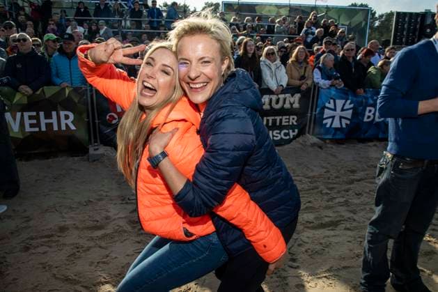 abb Nina Ensmann und Seraphina Kalze Teilnehmerinnen am Strand bei 10.Jahre Baltic Lights 2026 Promi Charity Schlittenhunderennen zu Gunsten der Welthungerhilfe an der Ostsee zwischen der Seebruecke Ahlbeck und der Seebruecke Heringsdorf ,Samstag 07.03.2026 in Heringsdorf MV Deutschland