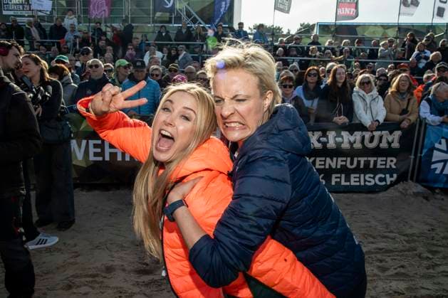 abb Nina Ensmann und Seraphina Kalze Teilnehmerinnen am Strand bei 10.Jahre Baltic Lights 2026 Promi Charity Schlittenhunderennen zu Gunsten der Welthungerhilfe an der Ostsee zwischen der Seebruecke Ahlbeck und der Seebruecke Heringsdorf ,Samstag 07.03.2026 in Heringsdorf MV Deutschland