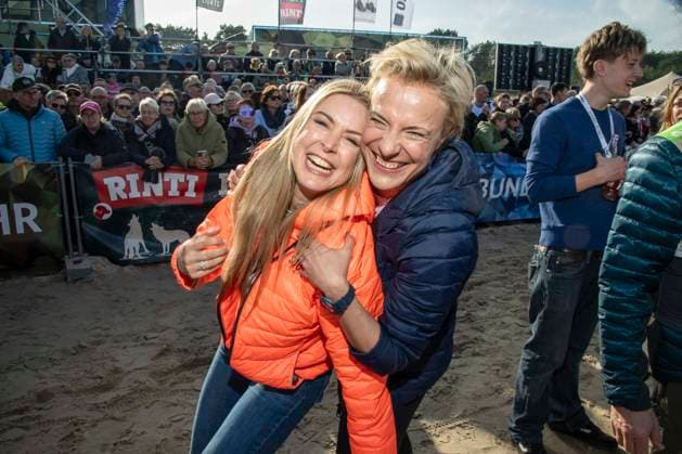 abb Nina Ensmann und Seraphina Kalze Teilnehmerinnen am Strand bei 10.Jahre Baltic Lights 2026 Promi Charity Schlittenhunderennen zu Gunsten der Welthungerhilfe an der Ostsee zwischen der Seebruecke Ahlbeck und der Seebruecke Heringsdorf ,Samstag 07.03.2026 in Heringsdorf MV Deutschland