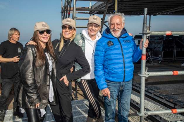 abb Simone Thomalla, Janine Kunze, Sanna Englund und Dieter Hallervorden Teilnehmer am Strand bei 10.Jahre Baltic Lights 2026 Promi Charity Schlittenhunderennen zu Gunsten der Welthungerhilfe an der Ostsee zwischen der Seebruecke Ahlbeck und der Seebruecke Heringsdorf ,Samstag 07.03.2026 in Heringsdorf MV Deutschland