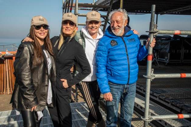 abb Simone Thomalla, Janine Kunze, Sanna Englund und Dieter Hallervorden Teilnehmer am Strand bei 10.Jahre Baltic Lights 2026 Promi Charity Schlittenhunderennen zu Gunsten der Welthungerhilfe an der Ostsee zwischen der Seebruecke Ahlbeck und der Seebruecke Heringsdorf ,Samstag 07.03.2026 in Heringsdorf MV Deutschland