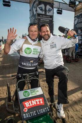 abb Bernhard Bettermann und Matthias Killing Teilnehmer am Strand bei 10.Jahre Baltic Lights 2026 Promi Charity Schlittenhunderennen zu Gunsten der Welthungerhilfe an der Ostsee zwischen der Seebruecke Ahlbeck und der Seebruecke Heringsdorf ,Samstag 07.03.2026 in Heringsdorf MV Deutschland