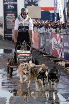 Bernhard Bettermann anlässlich des 10. Baltic Lights 2026 Charity-Schlittenhunderennen zu Gunsten der Welthungerhilfe zwischen der Seebrücke Ahlbeck und der Seebrücke Heringsdorf. Heringsdorf, 07.03.2026 Berlin Deutschland Germany