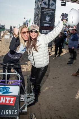 abb Janine Kunze und Simone Thomalla Teilnehmerinen am Strand bei 10.Jahre Baltic Lights 2026 Promi Charity Schlittenhunderennen zu Gunsten der Welthungerhilfe an der Ostsee zwischen der Seebruecke Ahlbeck und der Seebruecke Heringsdorf ,Samstag 07.03.2026 in Heringsdorf MV Deutschland
