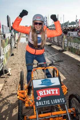 abb Nina Ensmann Teilnehmerin am Strand bei 10.Jahre Baltic Lights 2026 Promi Charity Schlittenhunderennen zu Gunsten der Welthungerhilfe an der Ostsee zwischen der Seebruecke Ahlbeck und der Seebruecke Heringsdorf ,Samstag 07.03.2026 in Heringsdorf MV Deutschland