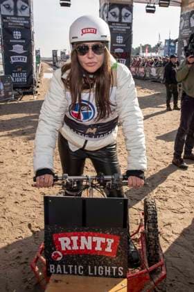 abb Simone Thomalla Teilnehmerin am Strand bei 10.Jahre Baltic Lights 2026 Promi Charity Schlittenhunderennen zu Gunsten der Welthungerhilfe an der Ostsee zwischen der Seebruecke Ahlbeck und der Seebruecke Heringsdorf ,Samstag 07.03.2026 in Heringsdorf MV Deutschland