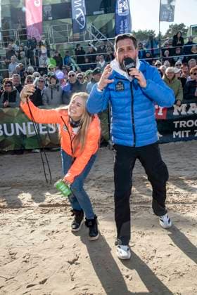 abb Nina Ensmann und Matthias Killing Teilnehmer am Strand bei 10.Jahre Baltic Lights 2026 Promi Charity Schlittenhunderennen zu Gunsten der Welthungerhilfe an der Ostsee zwischen der Seebruecke Ahlbeck und der Seebruecke Heringsdorf ,Samstag 07.03.2026 in Heringsdorf MV Deutschland