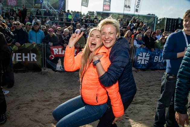 abb Nina Ensmann und Seraphina Kalze Teilnehmerinnen am Strand bei 10.Jahre Baltic Lights 2026 Promi Charity Schlittenhunderennen zu Gunsten der Welthungerhilfe an der Ostsee zwischen der Seebruecke Ahlbeck und der Seebruecke Heringsdorf ,Samstag 07.03.2026 in Heringsdorf MV Deutschland