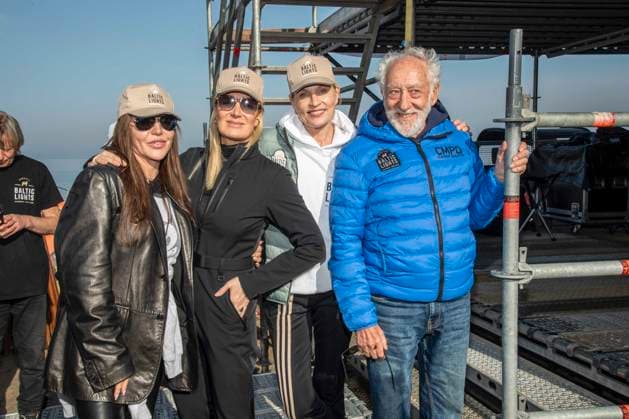 abb Simone Thomalla, Janine Kunze, Sanna Englund und Dieter Hallervorden Teilnehmer am Strand bei 10.Jahre Baltic Lights 2026 Promi Charity Schlittenhunderennen zu Gunsten der Welthungerhilfe an der Ostsee zwischen der Seebruecke Ahlbeck und der Seebruecke Heringsdorf ,Samstag 07.03.2026 in Heringsdorf MV Deutschland