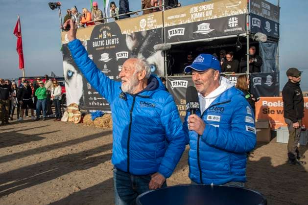 abb Dieter Hallervorden und Till Demtroeder Teilnehmer am Strand bei 10.Jahre Baltic Lights 2026 Promi Charity Schlittenhunderennen zu Gunsten der Welthungerhilfe an der Ostsee zwischen der Seebruecke Ahlbeck und der Seebruecke Heringsdorf ,Samstag 07.03.2026 in Heringsdorf MV Deutschland