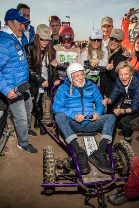 abb Till Demtroeder, Matthias Killing, Dieter Hallervorden, Janine Kunze und Seraphina Kalze Teilnehmer am Strand bei 10.Jahre Baltic Lights 2026 Promi Charity Schlittenhunderennen zu Gunsten der Welthungerhilfe an der Ostsee zwischen der Seebruecke Ahlbeck und der Seebruecke Heringsdorf ,Samstag 07.03.2026 in Heringsdorf MV Deutschland
