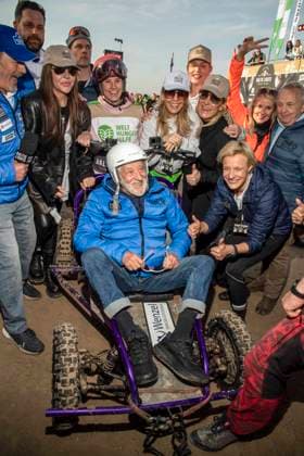 abb Till Demtroeder, Matthias Killing, Simone Thomalla, Dieter Hallervorden, Tanja Lanaeus, Janine Kunze, Seraphina Kalze und Till Backhaus Teilnehmer am Strand bei 10.Jahre Baltic Lights 2026 Promi Charity Schlittenhunderennen zu Gunsten der Welthungerhilfe an der Ostsee zwischen der Seebruecke Ahlbeck und der Seebruecke Heringsdorf ,Samstag 07.03.2026 in Heringsdorf MV Deutschland
