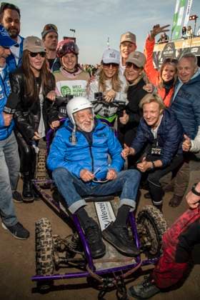 abb Till Demtroeder, Matthias Killing, Simone Thomalla, Dieter Hallervorden, Tanja Lanaeus, Janine Kunze, Seraphina Kalze und Till Backhaus Teilnehmer am Strand bei 10.Jahre Baltic Lights 2026 Promi Charity Schlittenhunderennen zu Gunsten der Welthungerhilfe an der Ostsee zwischen der Seebruecke Ahlbeck und der Seebruecke Heringsdorf ,Samstag 07.03.2026 in Heringsdorf MV Deutschland