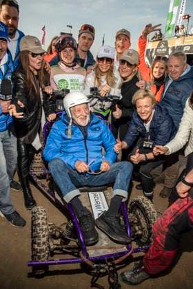 abb Till Demtroeder, Matthias Killing, Simone Thomalla, Dieter Hallervorden, Tanja Lanaeus, Janine Kunze, Seraphina Kalze und Till Backhaus Teilnehmer am Strand bei 10.Jahre Baltic Lights 2026 Promi Charity Schlittenhunderennen zu Gunsten der Welthungerhilfe an der Ostsee zwischen der Seebruecke Ahlbeck und der Seebruecke Heringsdorf ,Samstag 07.03.2026 in Heringsdorf MV Deutschland