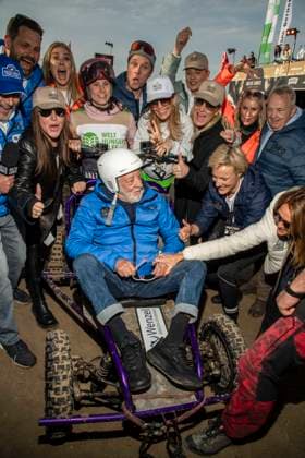 abb Till Demtroeder, Matthias Killing, Simone Thomalla, Dieter Hallervorden, Tanja Lanaeus, Janine Kunze, Seraphina Kalze und Till Backhaus Teilnehmer am Strand bei 10.Jahre Baltic Lights 2026 Promi Charity Schlittenhunderennen zu Gunsten der Welthungerhilfe an der Ostsee zwischen der Seebruecke Ahlbeck und der Seebruecke Heringsdorf ,Samstag 07.03.2026 in Heringsdorf MV Deutschland