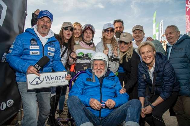 abb Till Demtroeder, Simone Thomalla, Nina Ensmann, Dieter Hallervorden, Tanja Lanäus, Janine Kunze, Seraphina Kalze, Sanna Englund und Till Backhaus Teilnehmer am Strand bei 10.Jahre Baltic Lights 2026 Promi Charity Schlittenhunderennen zu Gunsten der Welthungerhilfe an der Ostsee zwischen der Seebruecke Ahlbeck und der Seebruecke Heringsdorf ,Samstag 07.03.2026 in Heringsdorf MV Deutschland