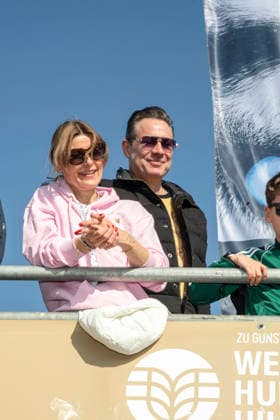 abb Jennifer Vollmer und Sascha Vollmer Zuschauer am Strand bei 10.Jahre Baltic Lights 2026 Promi Charity Schlittenhunderennen zu Gunsten der Welthungerhilfe an der Ostsee zwischen der Seebruecke Ahlbeck und der Seebruecke Heringsdorf ,Samstag 07.03.2026 in Heringsdorf MV Deutschland
