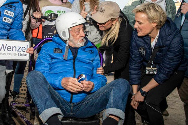 abb Till Demtroeder, Simone Thomalla, Nina Ensmann, Dieter Hallervorden, Tanja Lanäus, Janine Kunze, Seraphina Kalze, Sanna Englund und Till Backhaus Teilnehmer am Strand bei 10.Jahre Baltic Lights 2026 Promi Charity Schlittenhunderennen zu Gunsten der Welthungerhilfe an der Ostsee zwischen der Seebruecke Ahlbeck und der Seebruecke Heringsdorf ,Samstag 07.03.2026 in Heringsdorf MV Deutschland