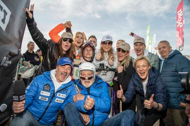abb Till Demtroeder, Simone Thomalla, Nina Ensmann, Dieter Hallervorden, Tanja Lanäus, Janine Kunze, Seraphina Kalze, Sanna Englund und Till Backhaus Teilnehmer am Strand bei 10.Jahre Baltic Lights 2026 Promi Charity Schlittenhunderennen zu Gunsten der Welthungerhilfe an der Ostsee zwischen der Seebruecke Ahlbeck und der Seebruecke Heringsdorf ,Samstag 07.03.2026 in Heringsdorf MV Deutschland