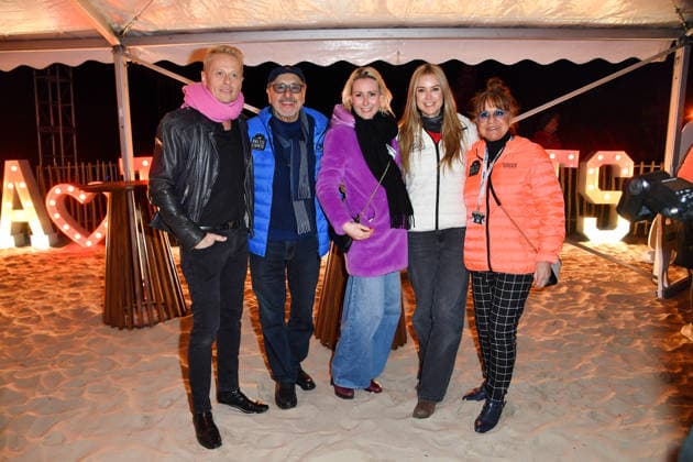 Roman Knizka, Franziska Hippe, Nina Ensmann, Wolfgang Stumph und Christine Stumph beim BALTIC LIGHTS-WARM UP 2026 Charity Schilttenhunderennen in Heringsdorf auf Usedom am 07.03.2026