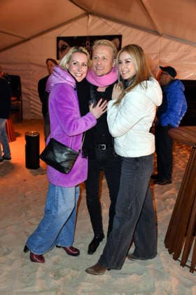Franziska Hippe, Roman Knizka und Nina Ensmann beim BALTIC LIGHTS-WARM UP 2026 Charity Schilttenhunderennen in Heringsdorf auf Usedom am 07.03.2026