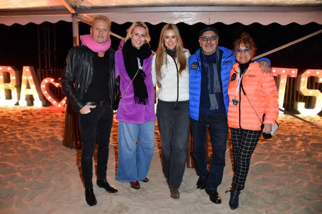 Roman Knizka, Franziska Hippe, Nina Ensmann, Wolfgang Stumph und Christine Stumph beim BALTIC LIGHTS-WARM UP 2026 Charity Schilttenhunderennen in Heringsdorf auf Usedom am 07.03.2026