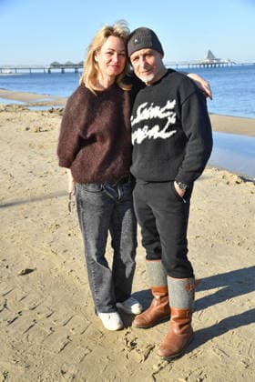 Erdogan Atalay mit Frau Katja Ohneck beim BALTIC LIGHTS-WARM UP 2026 Charity Schilttenhunderennen in Heringsdorf auf Usedom am 07.03.2026