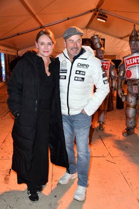 Till Demtroeder mit Ehefrau Julia Demtroeder beim BALTIC LIGHTS-WARM UP 2026 Charity Schilttenhunderennen in Heringsdorf auf Usedom am 07.03.2026