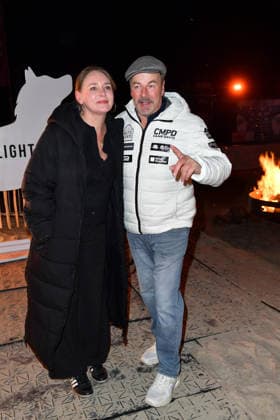 Till Demtroeder mit Ehefrau Julia Demtroeder beim BALTIC LIGHTS-WARM UP 2026 Charity Schilttenhunderennen in Heringsdorf auf Usedom am 07.03.2026