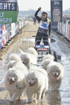 Janine Kunze beim BALTIC LIGHTS 2026 Charity Schilttenhunderennen in Heringsdorf auf Usedom am 07.03.2026