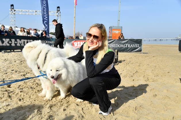 Janine Kunze beim BALTIC LIGHTS 2026 Charity Schilttenhunderennen in Heringsdorf auf Usedom am 07.03.2026