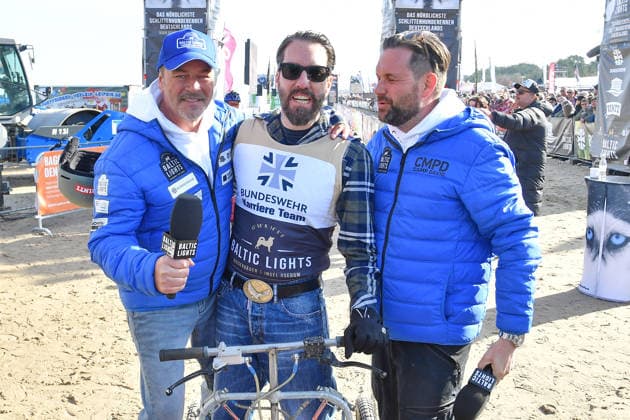 Till Demtroeder, Alec Voelkel und Matthias Killing beim BALTIC LIGHTS 2026 Charity Schilttenhunderennen in Heringsdorf auf Usedom am 07.03.2026