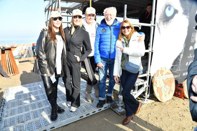 Simone Thomalla, Janine Kunze, Sanna Englund, Dieter Hallervorden und Christiane Zander beim BALTIC LIGHTS 2026 Charity Schilttenhunderennen in Heringsdorf auf Usedom am 07.03.2026
