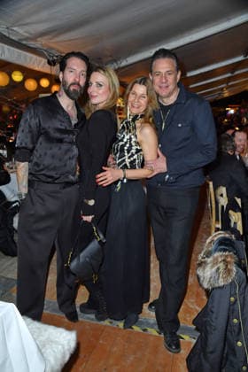 Alec Voelkel mit Ehefrau Johanna Völkel und Sascha Vollmer mit Ehefrau Jennifer Vollmer beim BALTIC LIGHTS 2026 Charity Schilttenhunderennen in Heringsdorf auf Usedom am 07.03.2026