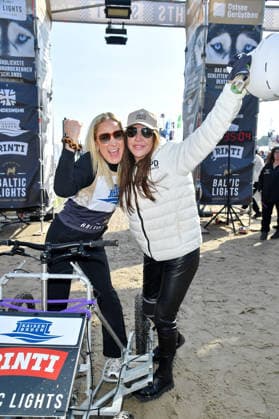 Janine Kunze und Simone Thomalla beim BALTIC LIGHTS 2026 Charity Schilttenhunderennen in Heringsdorf auf Usedom am 07.03.2026