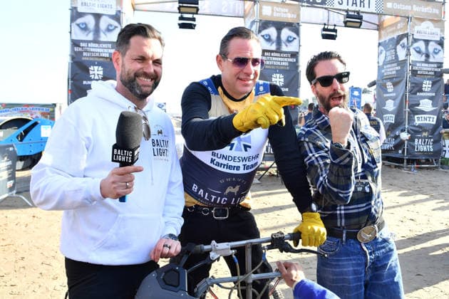 Matthias Killing, Sascha Vollmer und Alec Voelkel beim BALTIC LIGHTS 2026 Charity Schilttenhunderennen in Heringsdorf auf Usedom am 07.03.2026