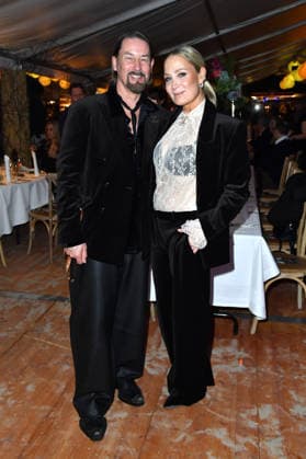Janine Kunze mit Ehemann Dirk Budach beim BALTIC LIGHTS 2026 Charity Schilttenhunderennen in Heringsdorf auf Usedom am 07.03.2026