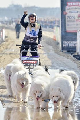 Janine Kunze beim BALTIC LIGHTS 2026 Charity Schilttenhunderennen in Heringsdorf auf Usedom am 07.03.2026