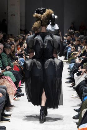 Comme des garcons Womenswear Collection Fall Winter 2026 2027 show as part of Paris Fashion Week PFW , in Paris, France, on March 07, 2026 Bestimage Runway during the Comme des garcons Womenswear Fall Winter 2026 2027 show as part of Paris Fashion Week on March 07, 2026 in Paris, France Paris France  Copyright: xAgencex xBestimagexAgencex xBestimagex