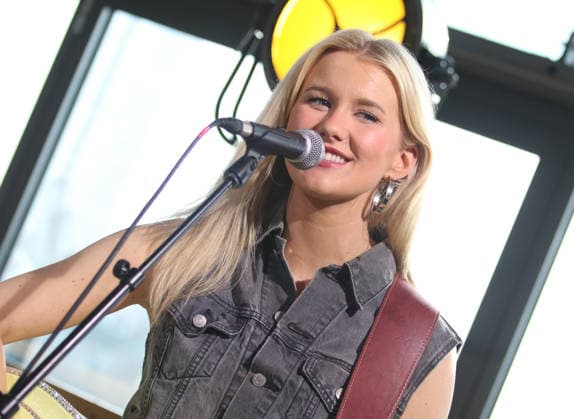 Elizabeth Nichols Auftritt beim C2C Country 2 Country Festival am 08.03.2026 in Berlin. Copyright: xmix1x