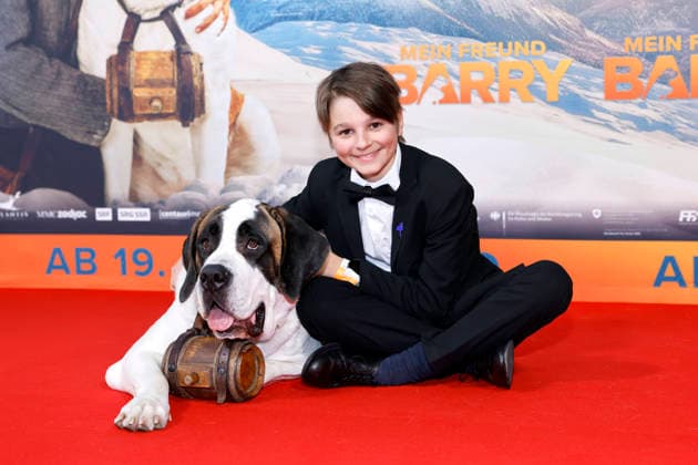 Kinderschauspieler Paco von Wyss mit Hund Barry bei der Premiere des Films Mein Freund Barry , einem Kinderfilm über einen Lawinenhund, im Cinedom Kino. Köln, 08.03.2026 NRW Deutschland Copyright: xChristophxHardtx