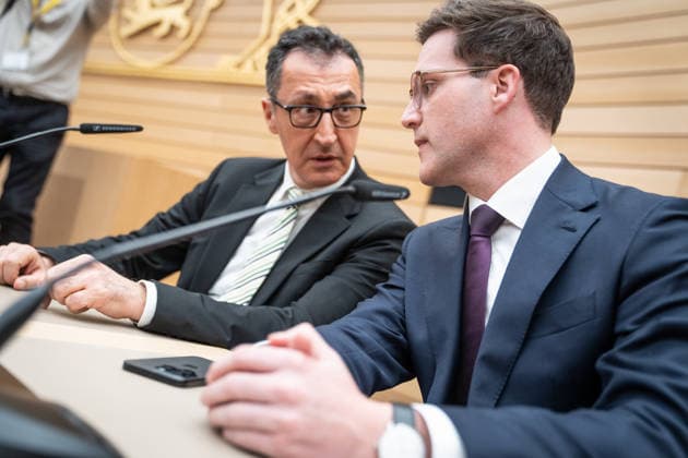 Cem Özdemir, Spitzenkandidat Grüne, mit Manuel Hagel, Spitzenkandidat CDU;Landtagswahl 2026 in Baden-Württemberg Wahlabend im Gebäude des Landesparlaments, Stuttgart Baden-Württemberg Deutschland Landtag *** Cem Özdemir, top candidate Greens, with Manuel Hagel, top candidate CDU State election 2026 in Baden Württemberg Election evening in the building of the state parliament, Stuttgart Baden Württemberg Germany Landtag