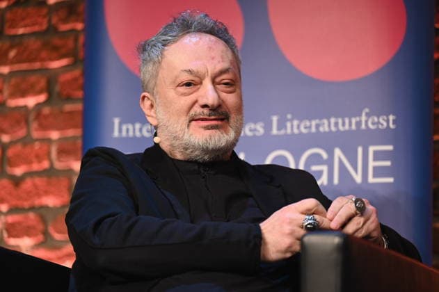 Autor Feridun Zaimoglu liest und spricht auf der Lit.Cologne, dem internationalen Literaturfestival