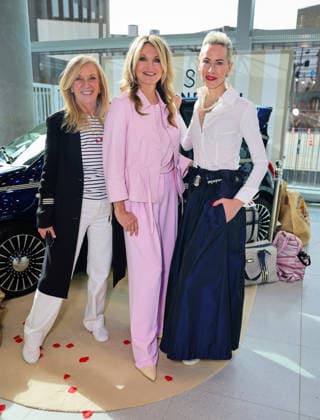 Neue Beauty-Ära bei Strandfein: Uta Raasch und Jeannine Halene präsentieren die Strandfein Beauty Signature Line - Designerin Uta Raasch mit ihrer Geschäftspartnerin Jeannine Halene (Agentur Rheinschurken.de ) setzen ein starkes Zeichen mit ihrer neu gegründeten Marke ! Im Foto ebenfalls RTL Moderatorin Frauke Ludowig Düsseldorf The Art of Beauty Messe NRW Deutschland