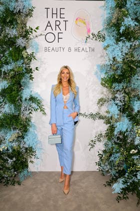 Neue Beauty-Ära bei Strandfein: Uta Raasch und Jeannine Halene präsentieren die Strandfein Beauty Signature Line - Im Foto Model Annika Gassner Düsseldorf The Art of Beauty Messe NRW Deutschland